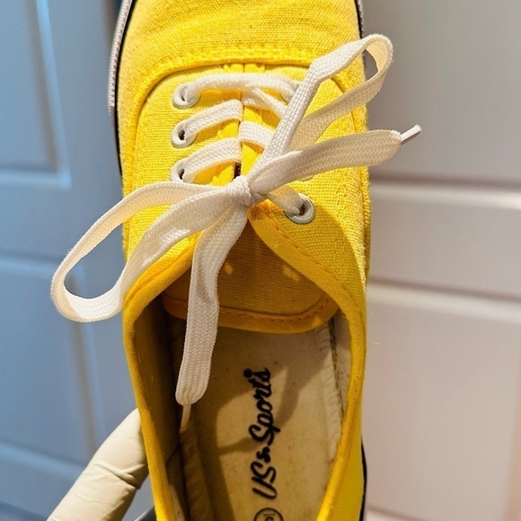 US Sports Women Sneakers. - Picture 11 of 15